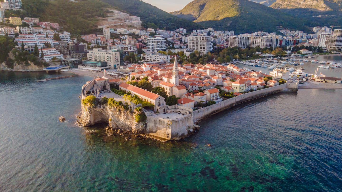 pixta_88011208_M (1).jpg?auto=